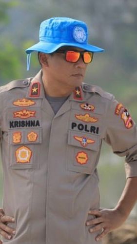 Dia mengawali karier sebagai perwira pertama di Polda Jawa Tengah.