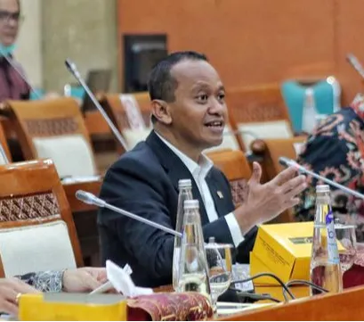 Menteri Investasi Bahlil Lahadalia menegaskan, pemerintah tidak memberikan perlakuan khusus atau menganakemaskan investor yang akan berinvestasi di Pulau Rempang, Kepulauan Riau.