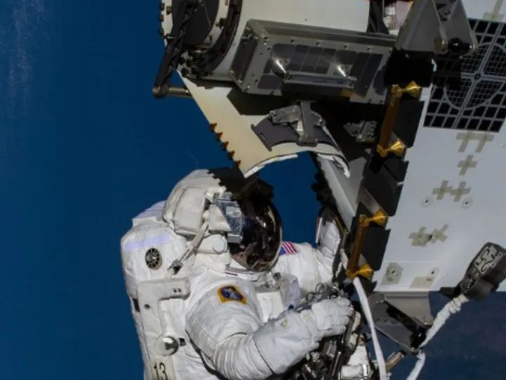 Selain Asteroid, Benda Seberat 5000 Ton Ini Juga Mengelilingi Bumi dan