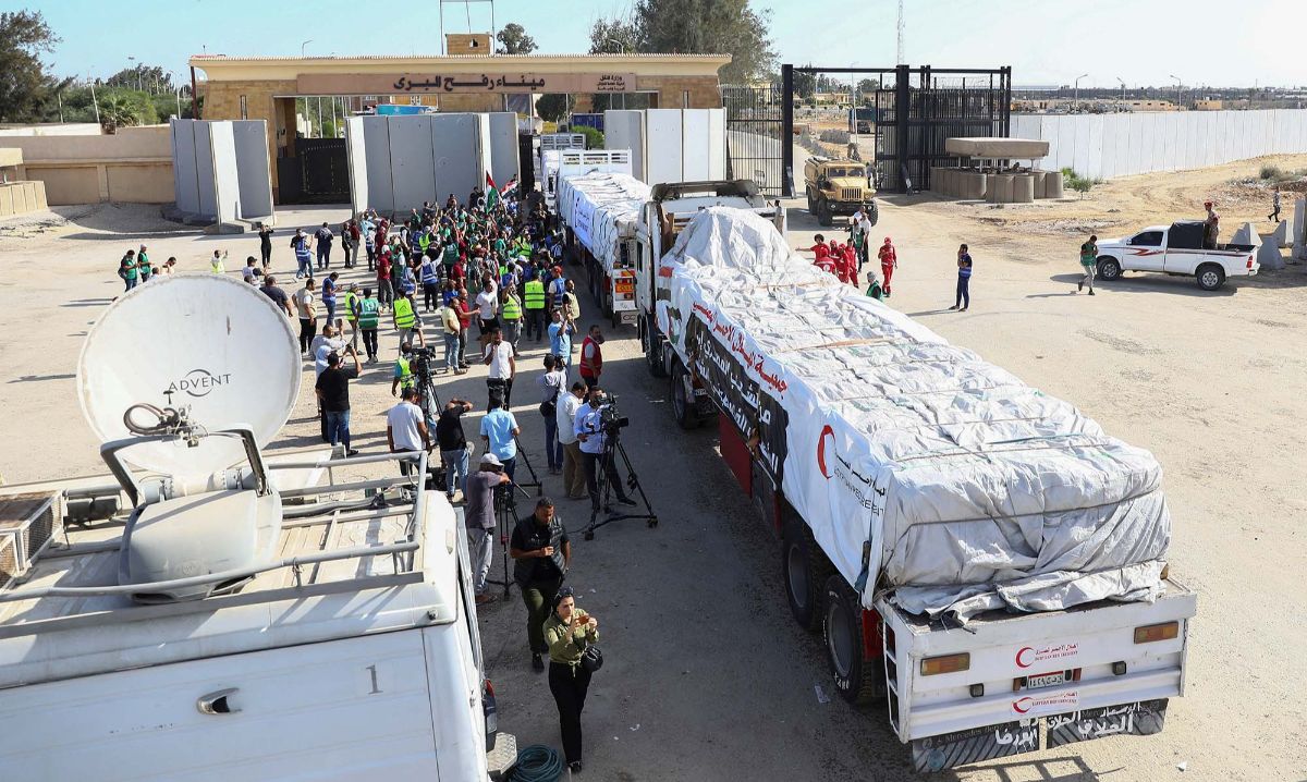 FOTO: Detik-Detik 20 Truk Bantuan Kemanusiaan Akhirnya Masuk Ke Jalur Gaza