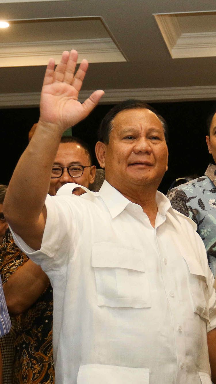 FOTO: Momen Prabowo Resmi Umumkan Gibran Jadi Cawapres | Merdeka.com