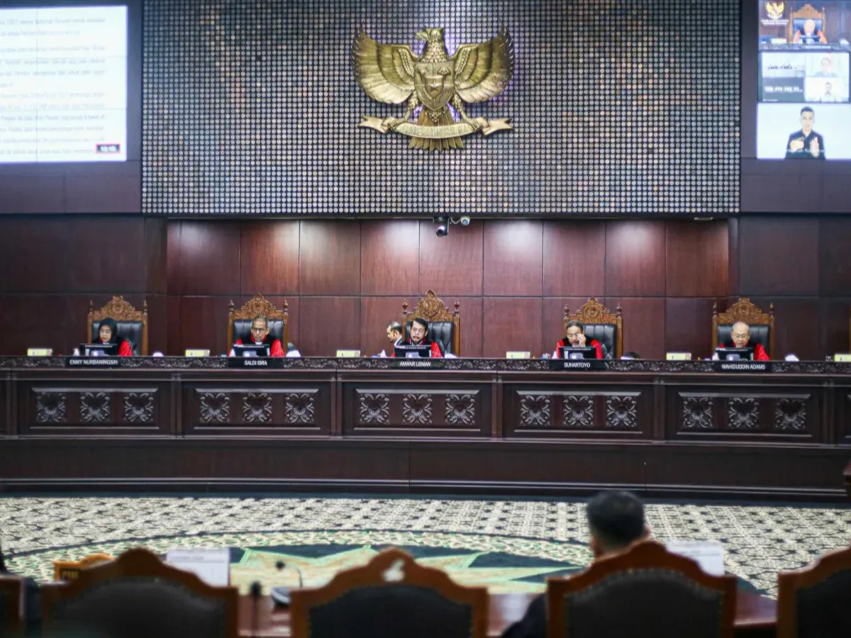 Jadi putusan itu selain bertanggung jawab kepada bangsa, negara, masyarakat, tetapi yang paling utama adalah bertanggungjawab kepada Allah SWT, Dalam sebuah perkara apa pun itu yang saya lakukan sampai hari ini,