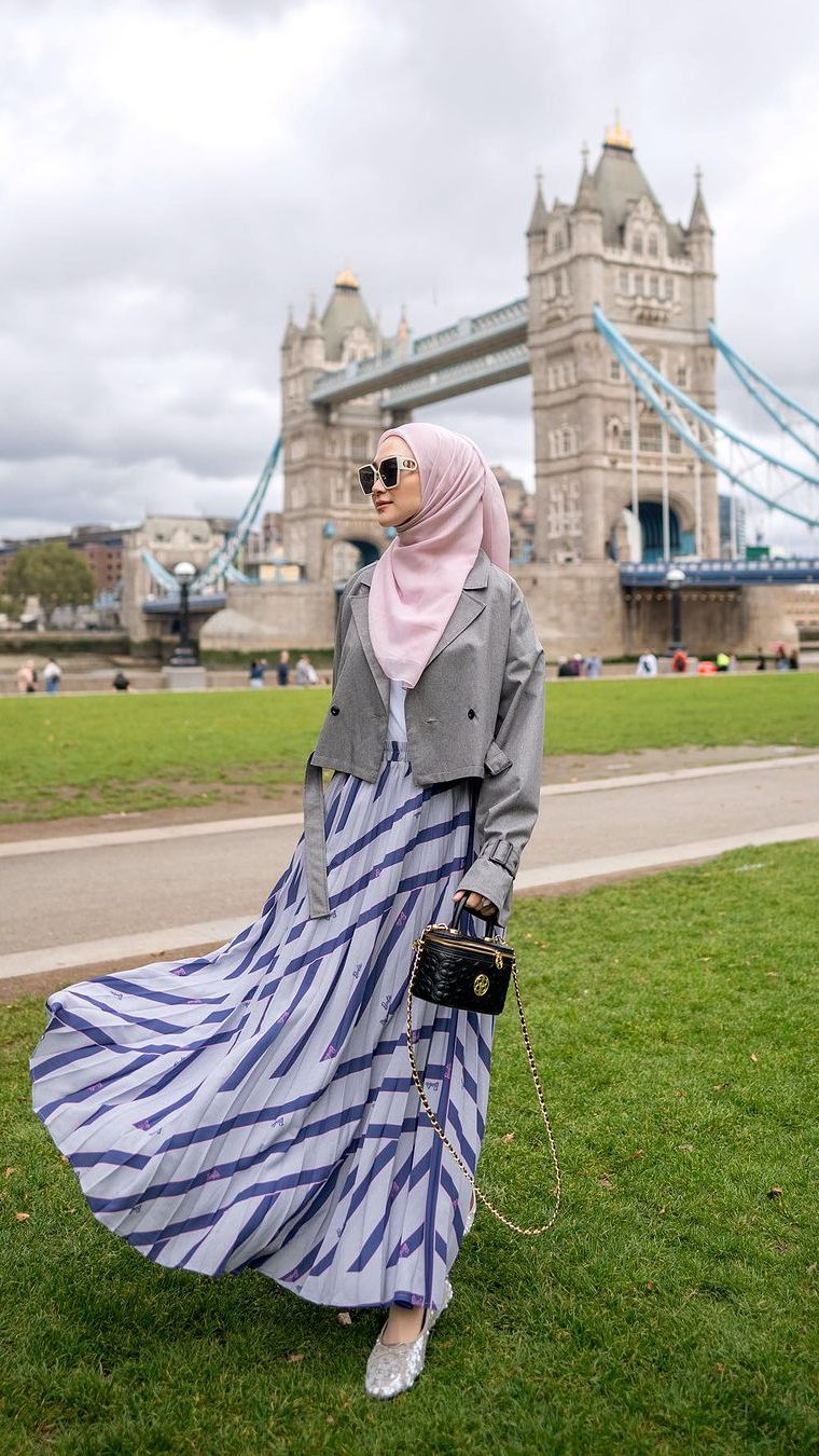 Potret Outfit Memikat Indah Nada Puspita dengan Permainan Motif