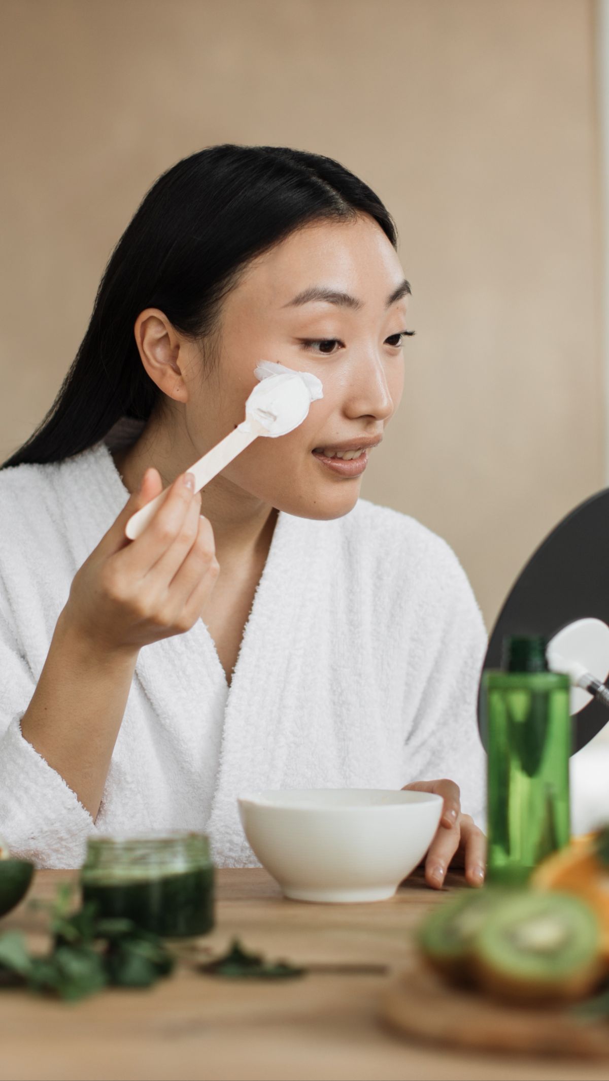 Catat, Urutan Skincare Malam untuk Kulit Lebih Kenyal
