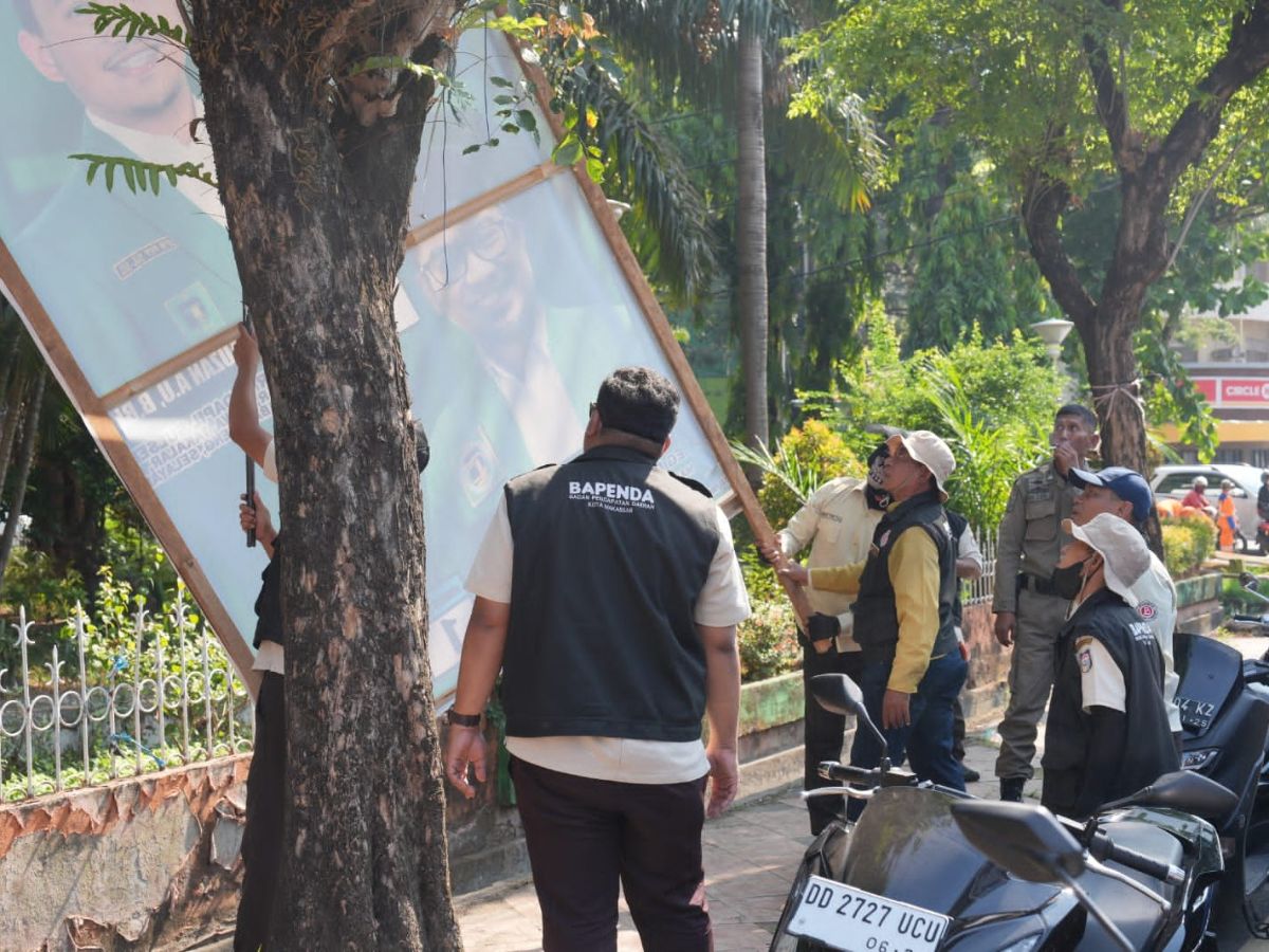 Bapenda Makassar Tertibkan Reklame Tak Berizin Di 500 Titik Lokasi