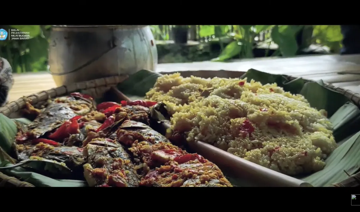 Cara Memasak Nasi Jolem