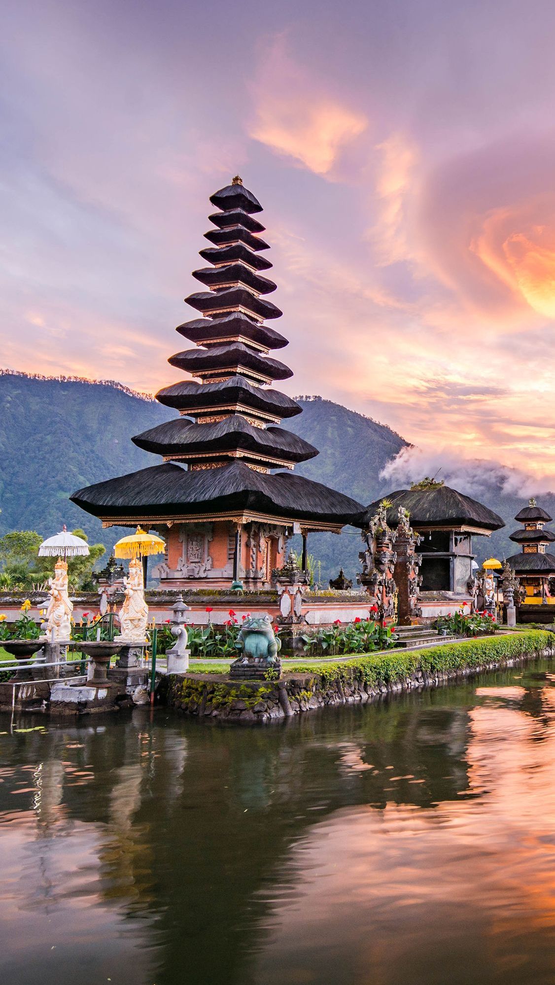 5 Destinasi Mistis Populer di Indonesia, Kamu Berani Jelajahi?