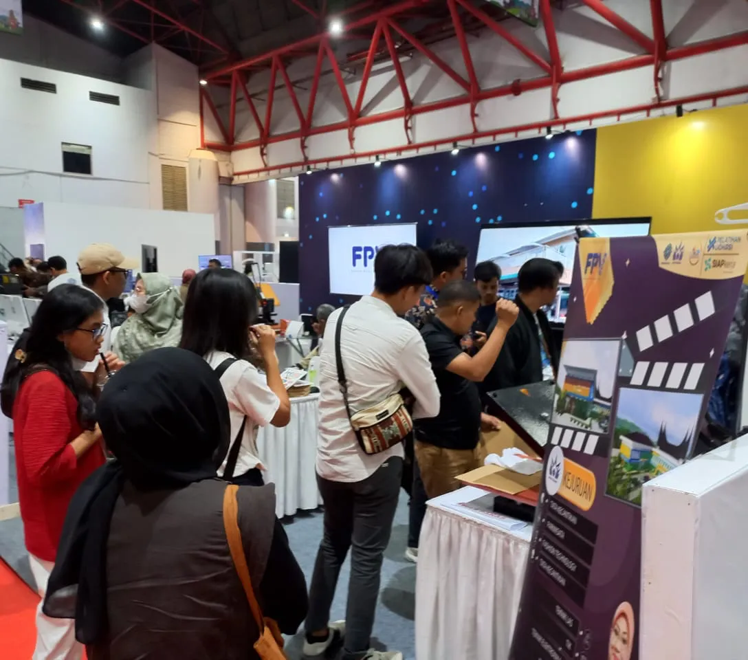 Ribuan Pencari Kerja Padati Job Fair Nasional Kemnaker