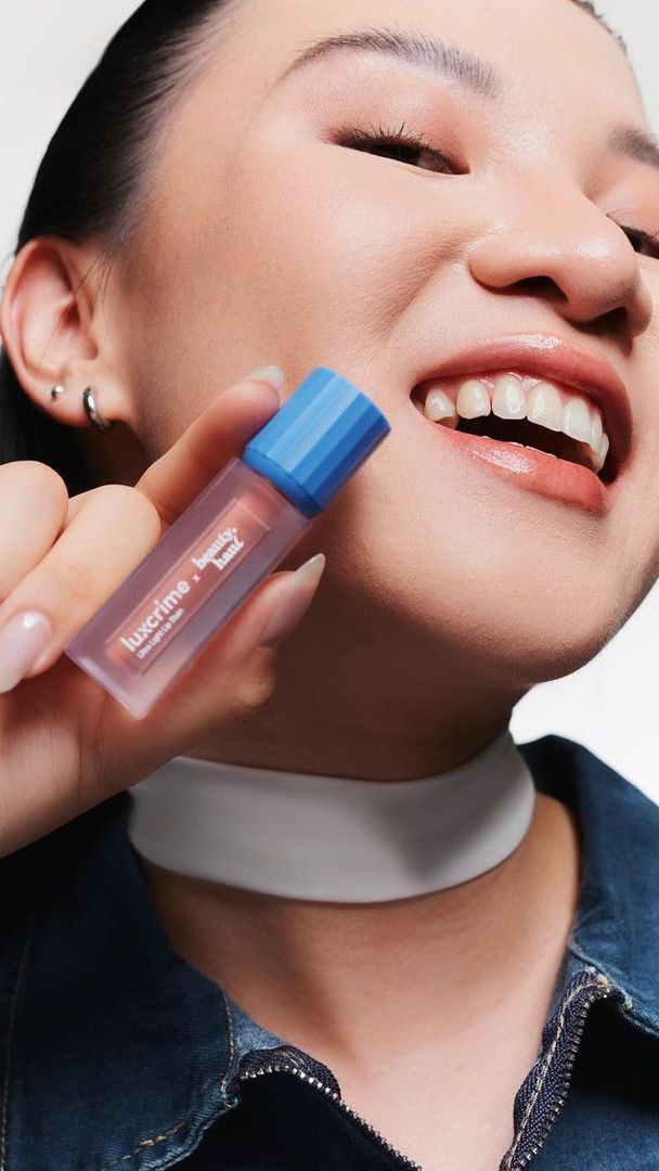 Mencoba Luxcrime Ultra Light Lip Stain x BeautyHaul, Gak Cuma Perona Tapi Juga Menutrisi Bibir
