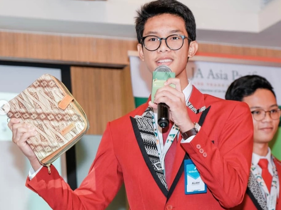 11 Potret Transformasi Alam Ganjar Anak Ganjar Pranowo, Berprestasi Sejak Kecil