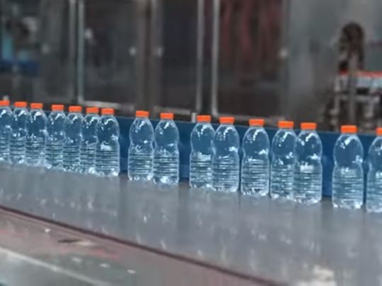 Bikin Melongo, Begini Cara Kerja Pabrik Air Mineral Menggunakan Mesin-mesin Canggih