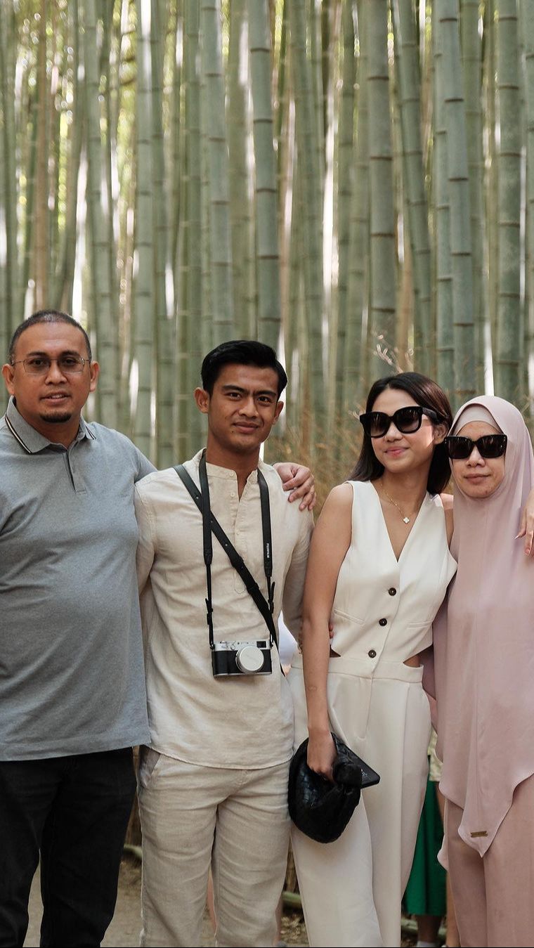 Cieee, Inikah Gaya Azizah Salsha Perlihatkan Sisi Romantisnya kepada Pratama Arhan?