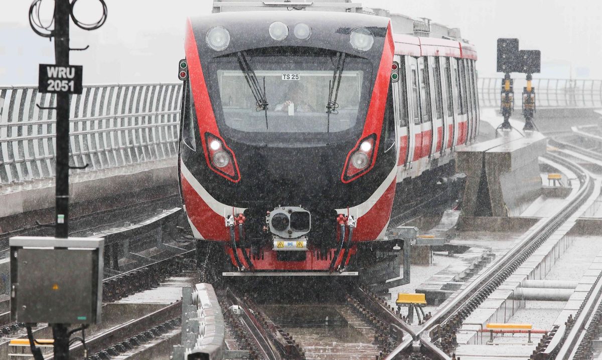 LRT Arah Cibubur Alami Gangguan, Ternyata Ini Penyebabnya