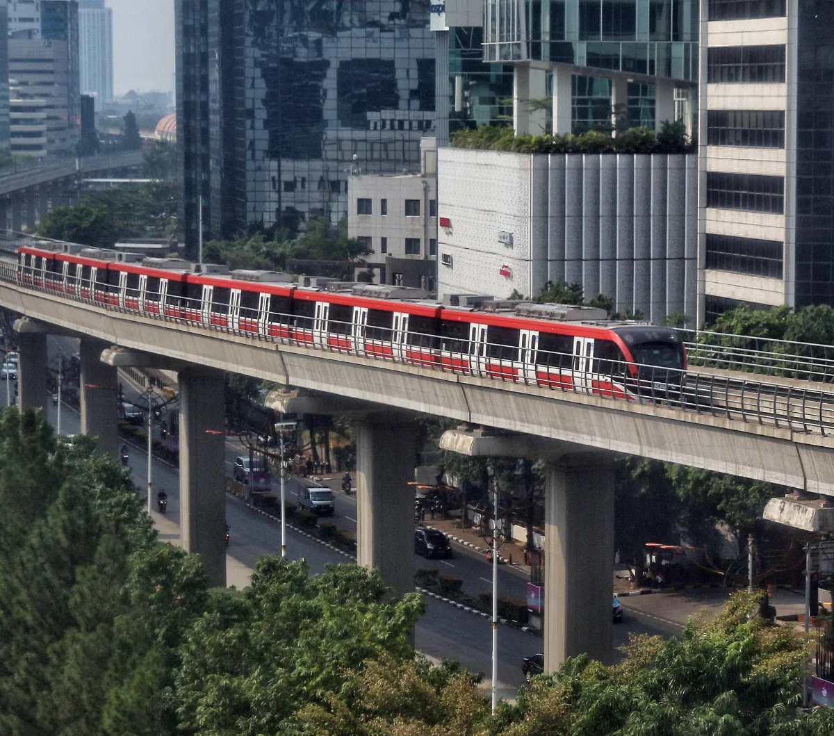 LRT Arah Cibubur Alami Gangguan, Ternyata Ini Penyebabnya