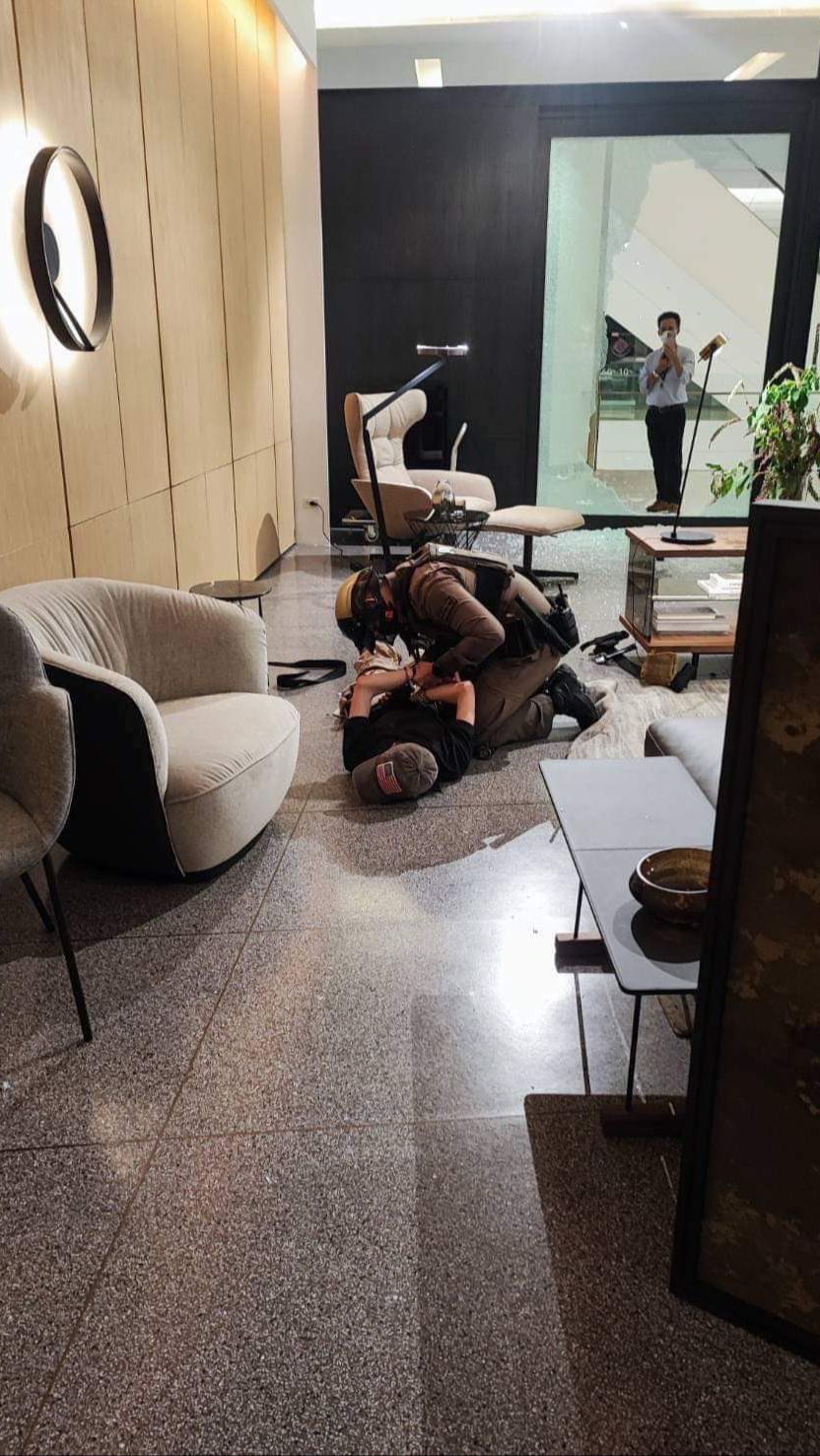 Fakta-Fakta dan Video Detik-Detik Penembakan di Mal Bangkok: 3 Tewas, Pelaku Masih 14 Tahun