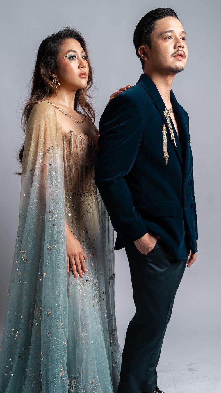 Berpose Dreamy dengan Lawan Main