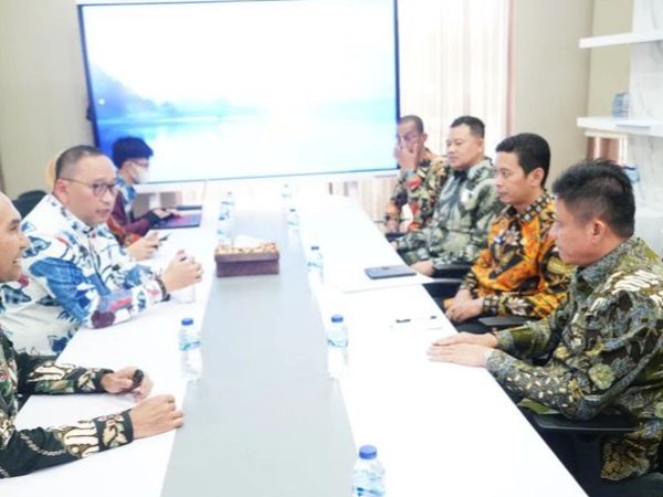 Sinkronkan Program Kesejahteraan Rakyat, Bupati OKU Timur Konsultasi dengan Kemensos