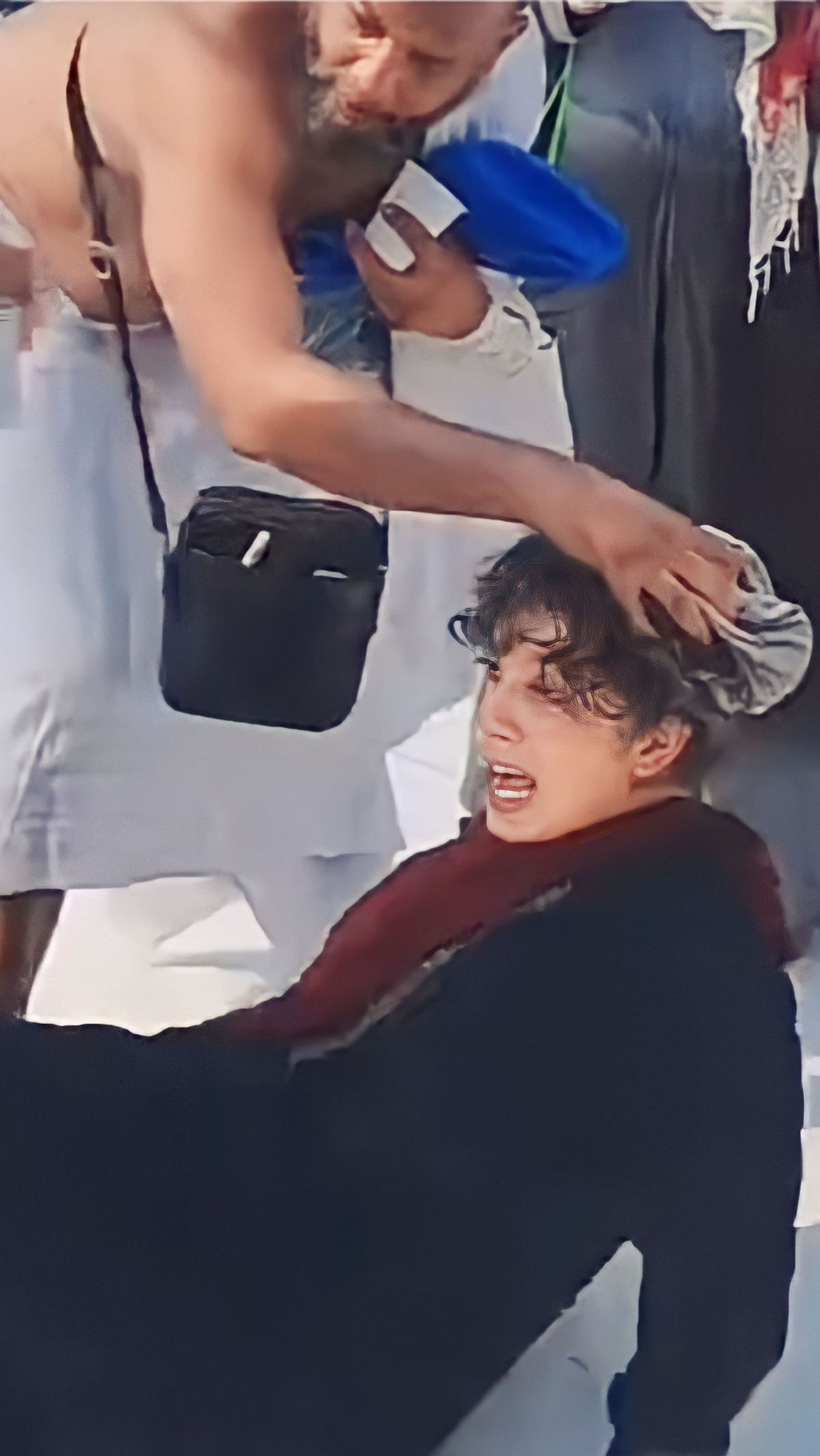 Video Viral Wanita Histeris Tak Bisa Melihat Kabah yang Berada Tepat di Depannya