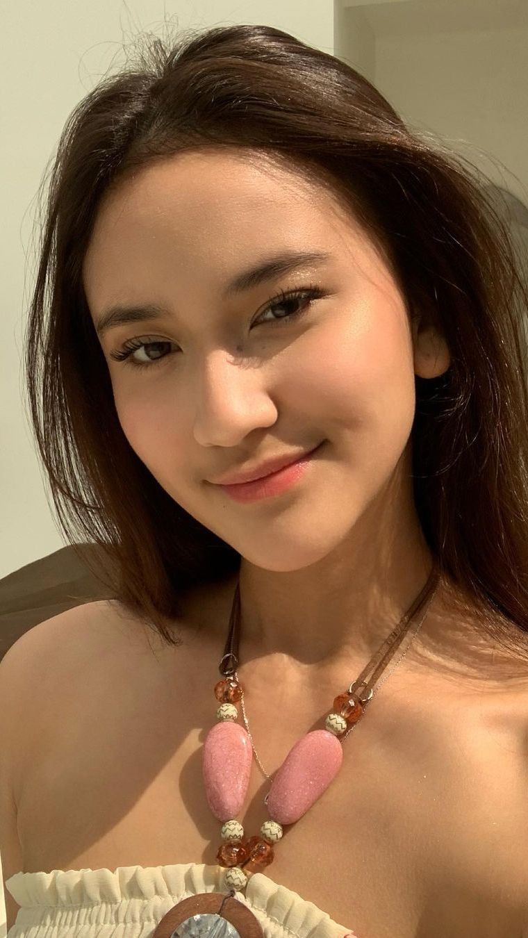 Harleyava Princi sudah tumbuh remaja, wajahnya semakin memesona.
