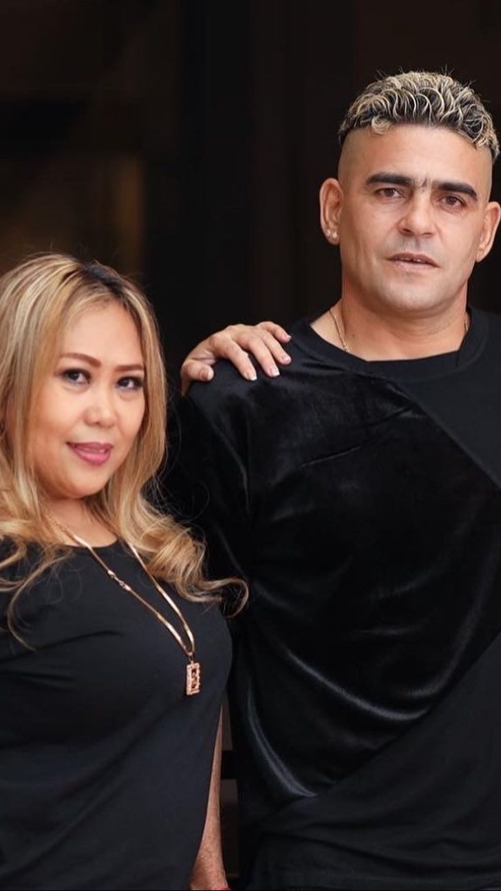 7 Potret Kedekatan Keluarga Christian Gonzales dengan Menantu, Kompak Banget!