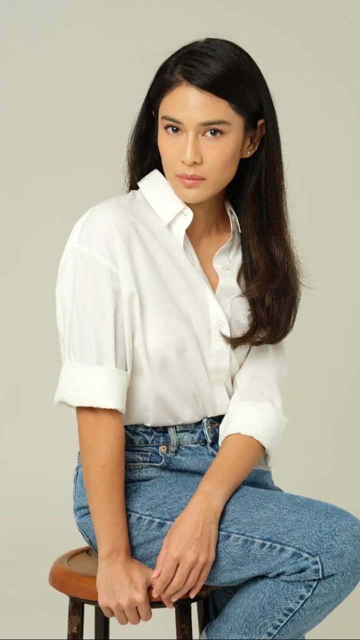 Nostalgia ke Era 90-an, Inilah 8 Potret Selebriti yang Ikutan Tren AI Yearbook, Dian Sastro Mirip Maudy Ayunda