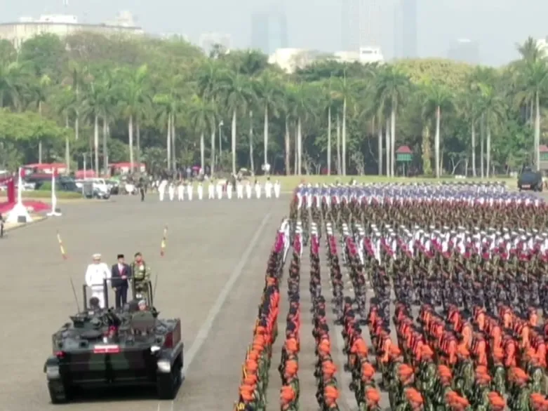 Jokowi Pimpin Upacara HUT Ke-78 TNI Di Monas, Megawati, SBY Hingga ...