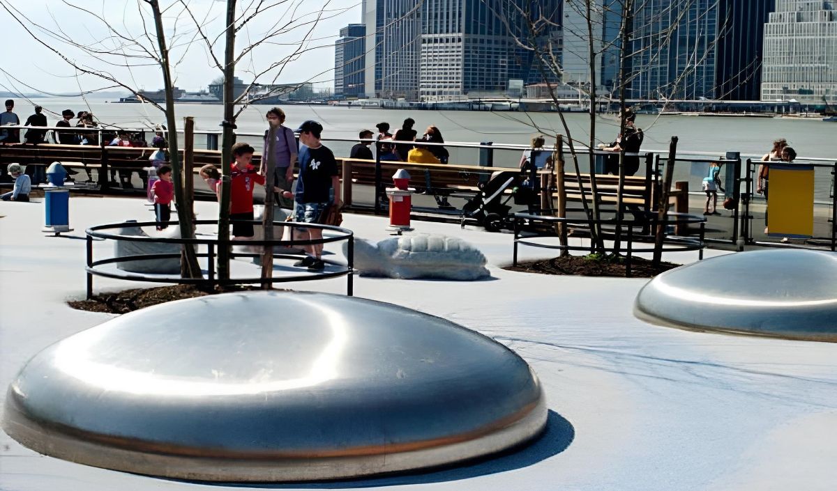 Pier One Playground (Taman Bermain di Brooklyn, New York, AS)