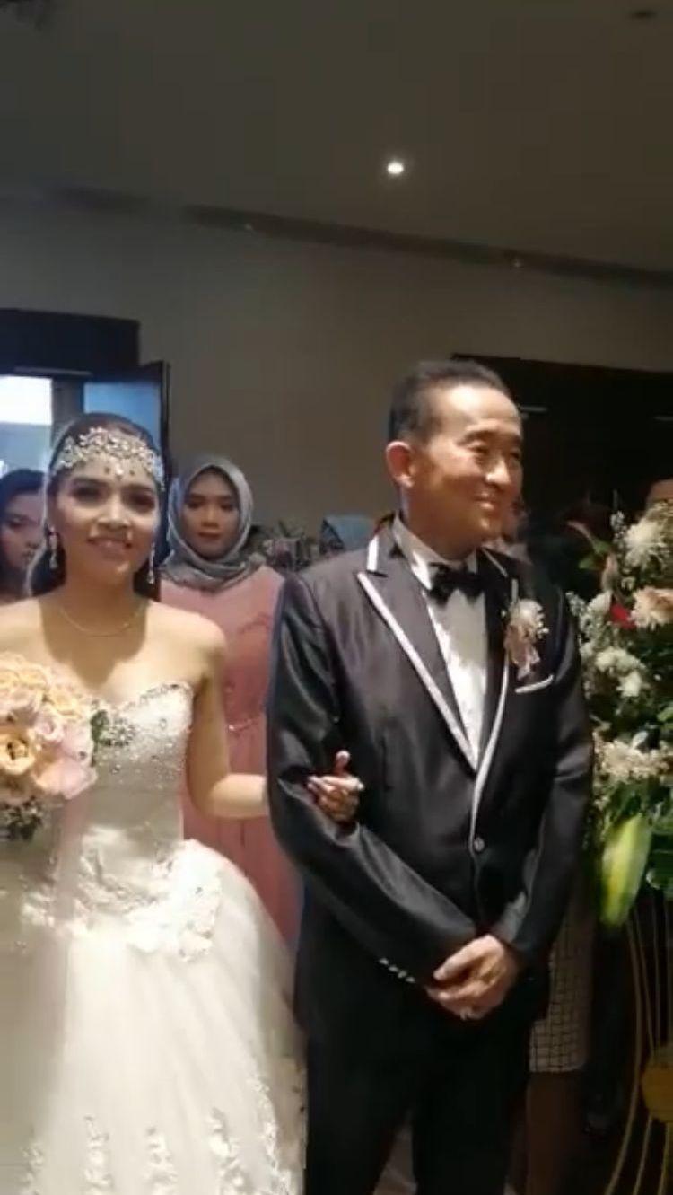 Ternyata Sudah Nikah Lagi Ini Sosok Tiara Agnesia Istri Muda Ayah