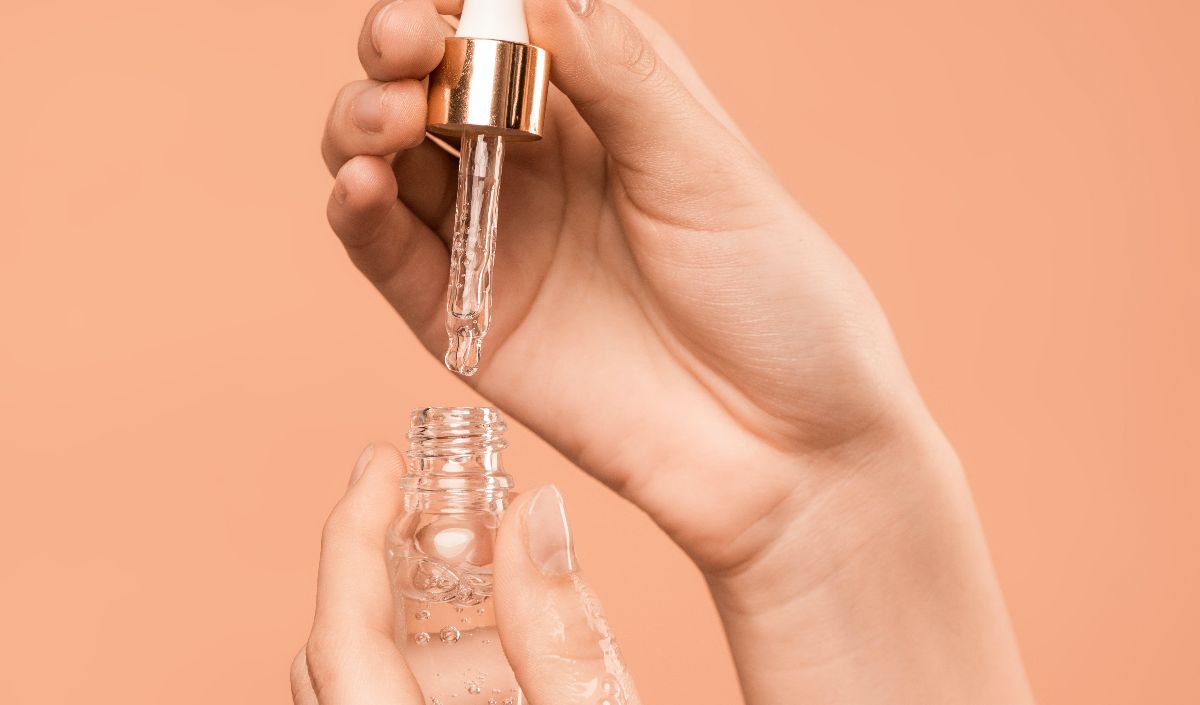 2. Gunakan Serum Vitamin C