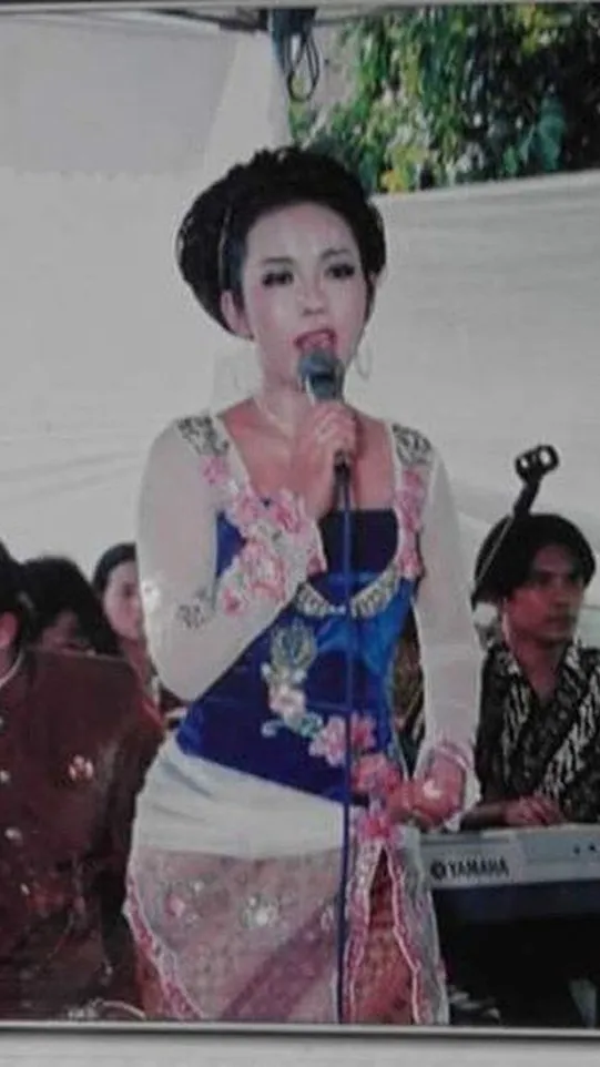 Saat menjadi sinden Soimah mengaku banyak dikenalkan pada komunitas.