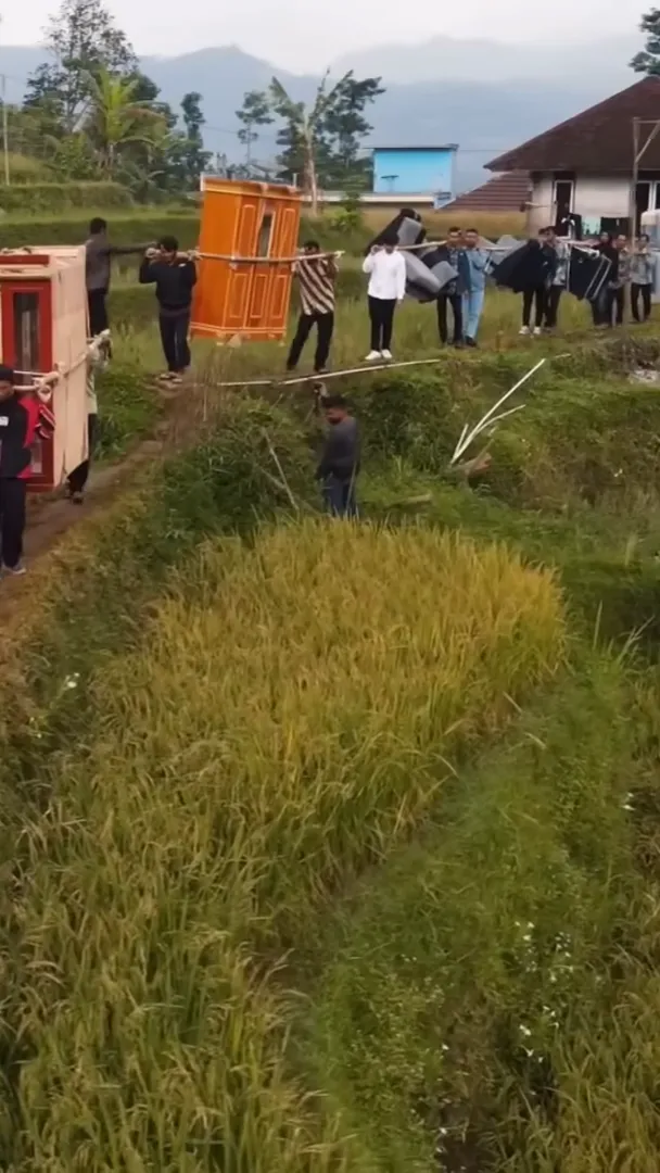 Viral Nikahan Sultan di Kampung, Mahar 50 Gram Emas Diantarkan Seribu Orang Bawa Perabotan Lengkap