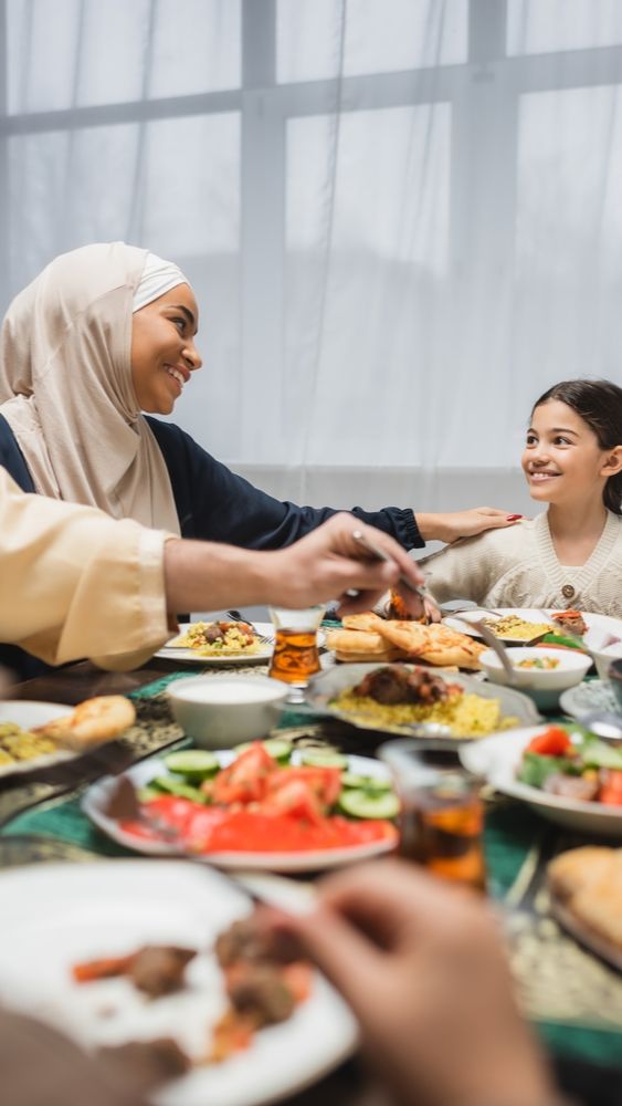 Makan Malam yang Disarankan antara Jam 18.00-19.00