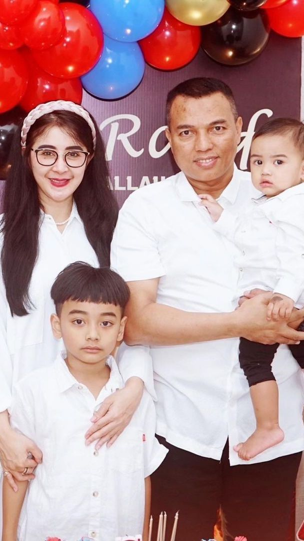 Momen Hangat Uut Permatasari dengan Keluarga Kecilnya