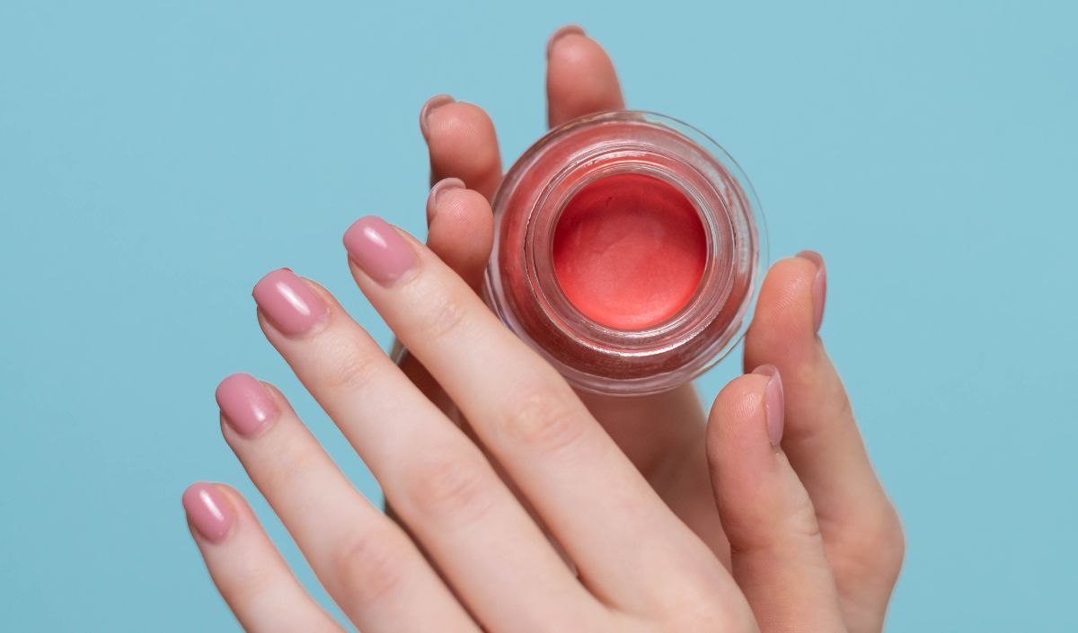 Langkah 5: Aplikasikan Blush dan Bronzer