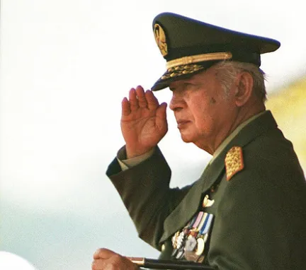Daftar Tiga Operasi Militer yang Membuat Soeharto Diangkat Jadi Jenderal Besar Bintang Lima
