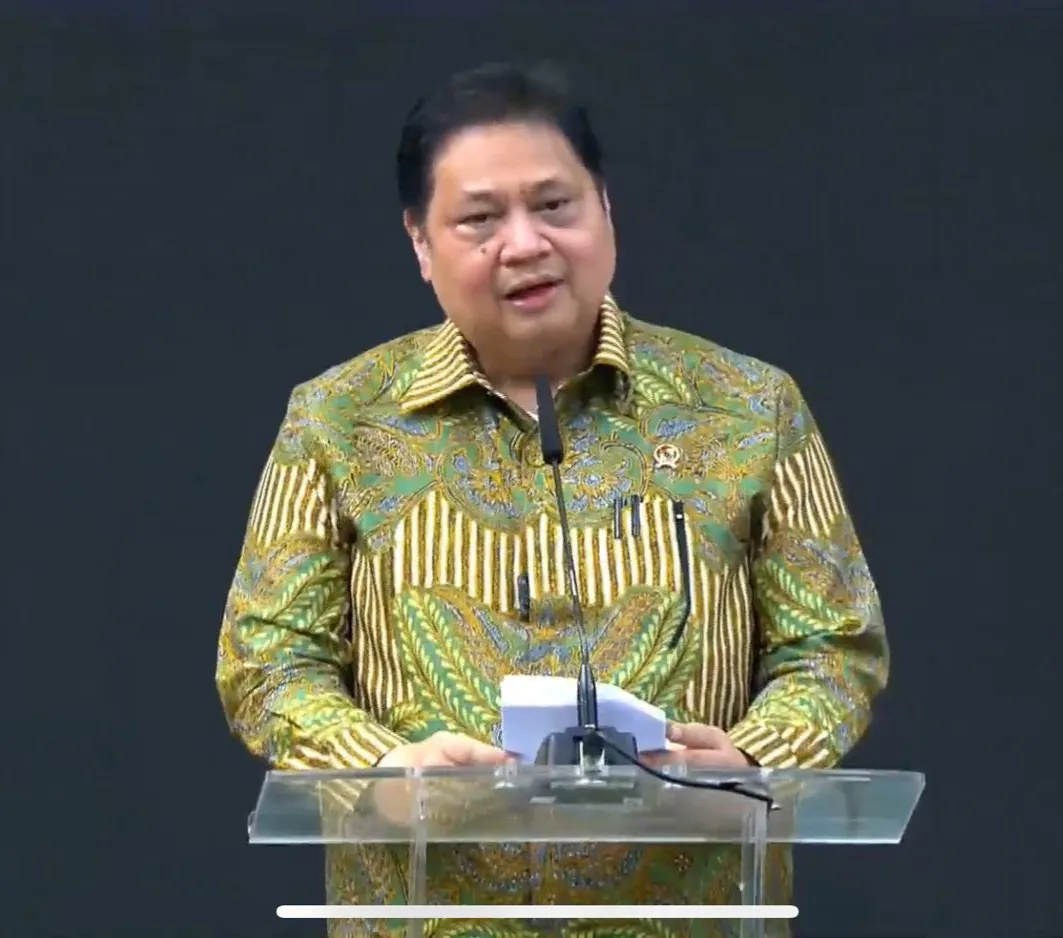 10. Menko Perkonomian Airlangga Hartarto