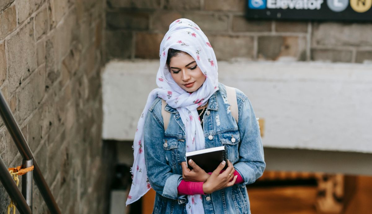 2. Loose Hijab