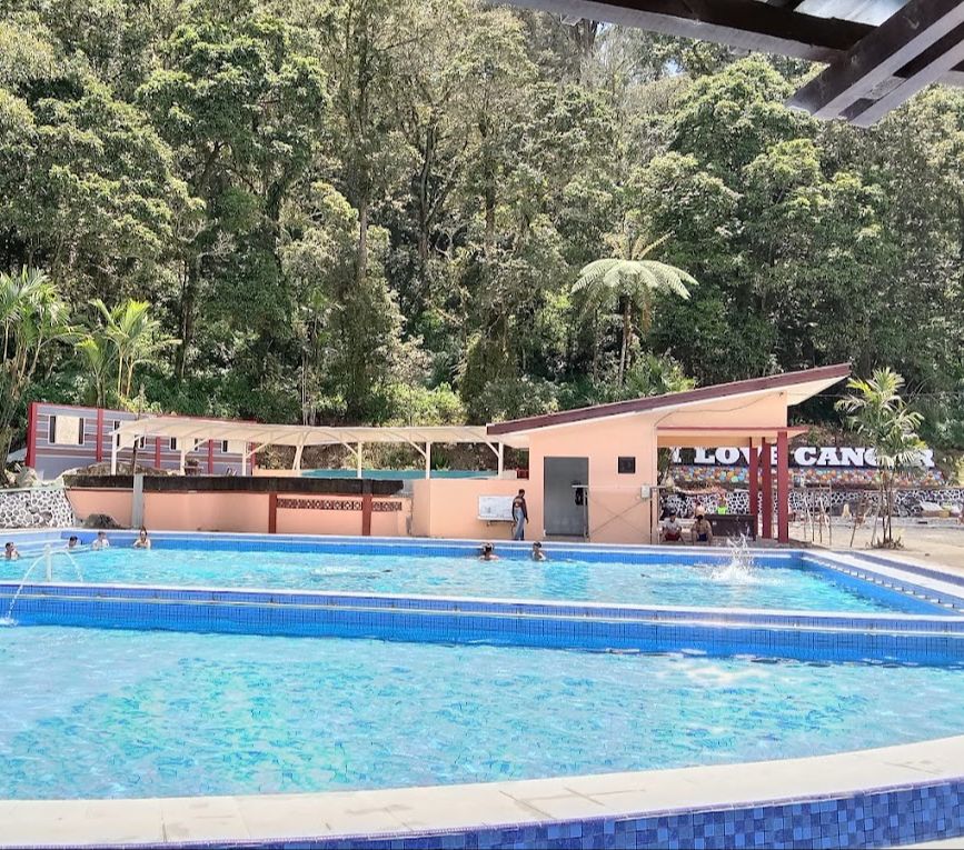 Salah satu alasan kuat para wisatawan datang ke sini karena air panas dipercaya Cangar bisa menyembuhkan berbagai penyakit seperti stroke, penyakit kulit, asma, dan lain sebagainya.