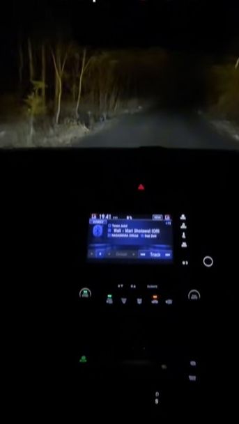 Lewat Jalan Alternatif Ponorogo Malam Hari, Satu Mobil Setel Solawat Demi Kuatkan Mental