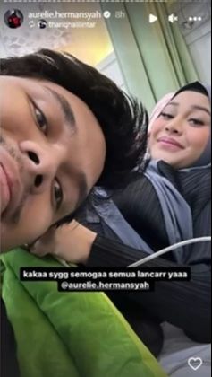 Thariq juga mengunggah potret dirinya bersama Aurel di waktu yang hampir berdekatan.