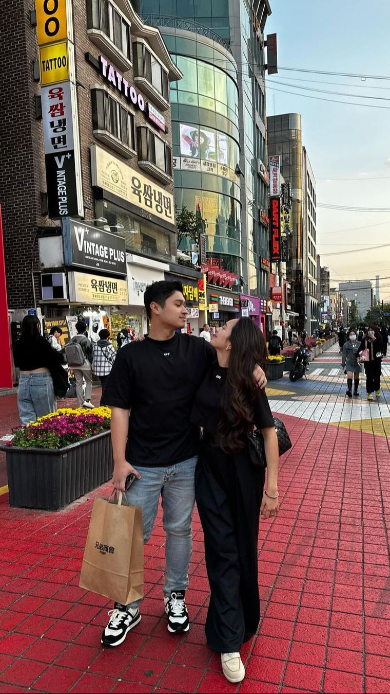 Bukan Orang Sembarangan! Intip 8 Potret KemesraanBeby Tsabina dan Pacar Barunya