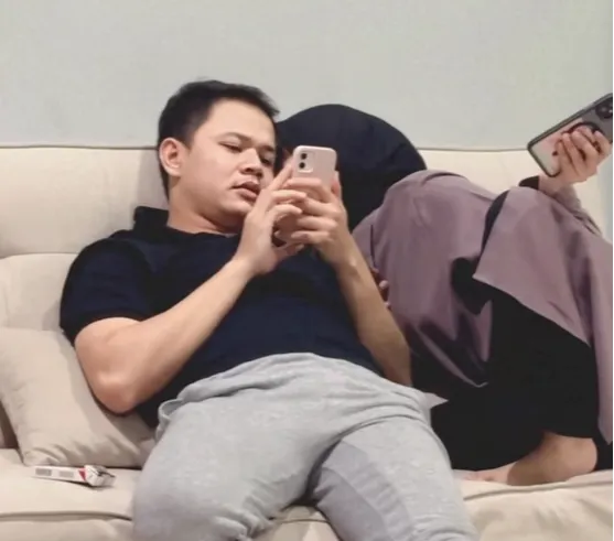 Nadya Mustika Nempel-Nempel ke Telinga Kekasih, Cekikan Sehabis Ditegur Larissa Chou