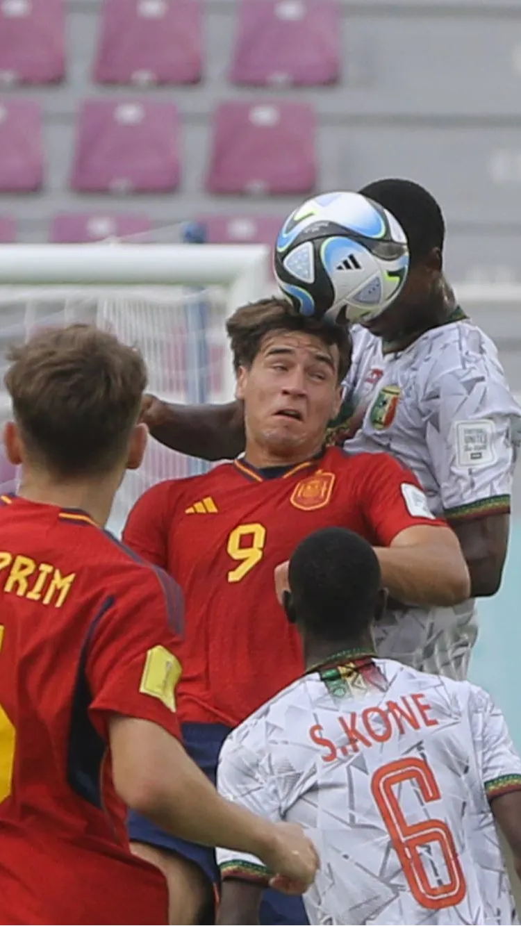 Hingga pada menit ke-62 Spanyol akhirnya mampu mencetak gol melalui Juan Hernandez Torres.