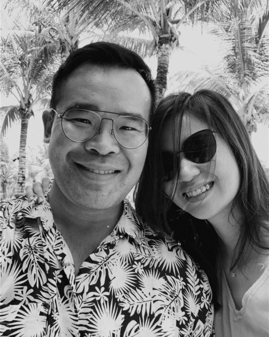 Melalui foto kenangan 14 tahun lalu, kita bisa melihat potret indah Leo dan Laura dalam masa pacaran. Laura mengakui bahwa kecocokan dengan Leo terasa begitu cepat.
