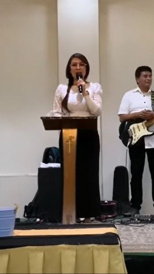 Tessa menyampaikan ungkapan rasa syukurnya kepada Tuhan dan mengucapkan terima kasih kepada teman-teman yang hadir merayakan bersama.