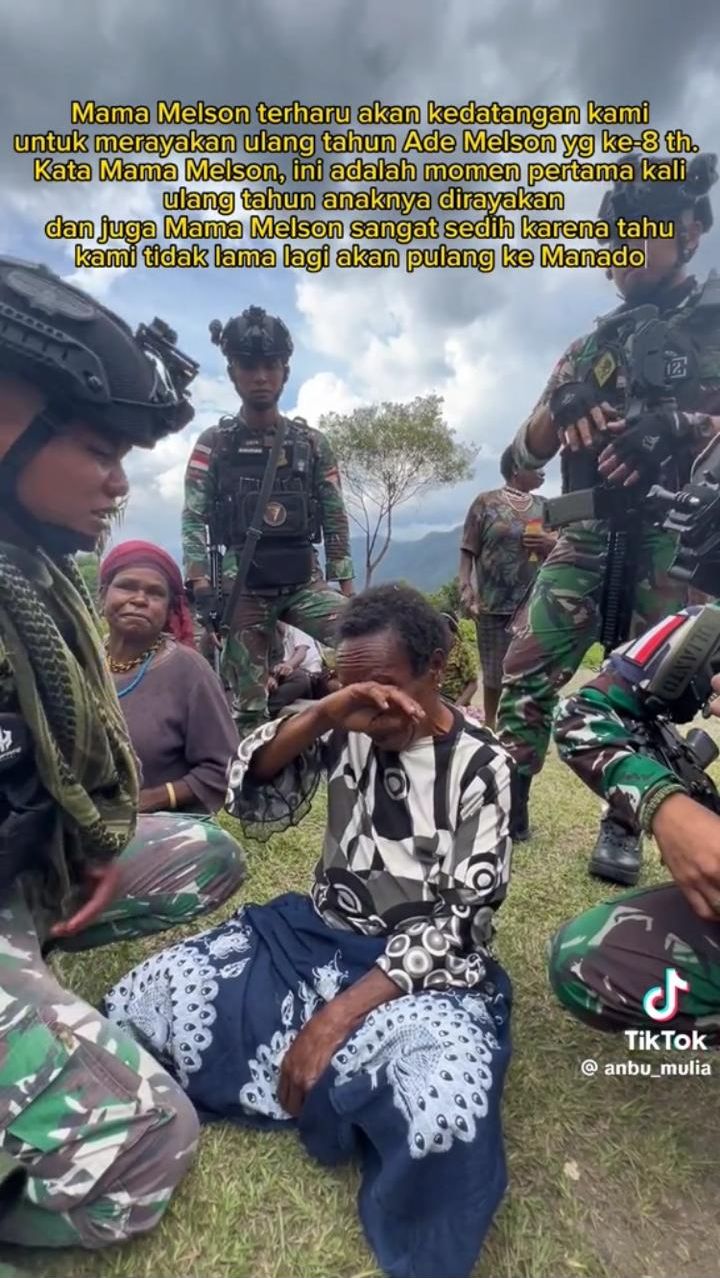 Viral Momen Bocah Papua Rayakan Ulang Tahun Bareng Prajurit TNI, Dapat Bayak Hadiah