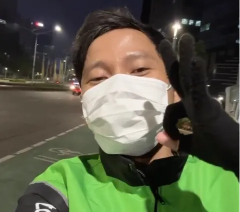 Driver Ojol Donasikan Pendapatan Seharian untuk Palestina, Rezeki Langsung Dilancarkan
