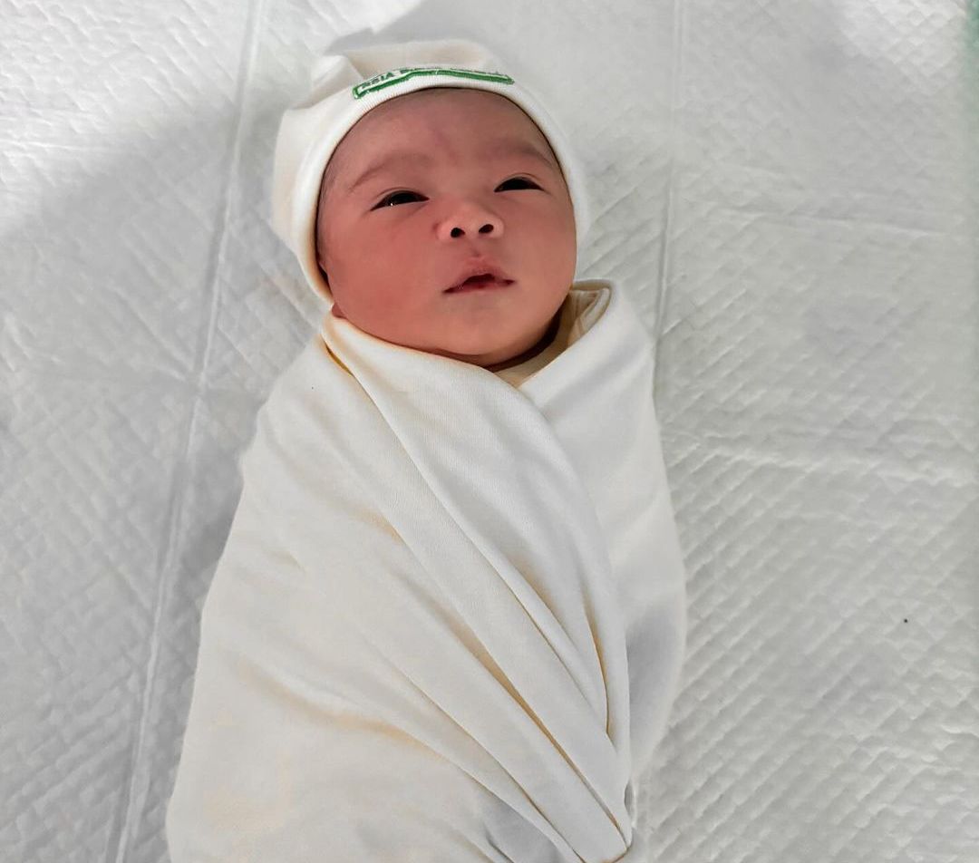 Terungkap! 10 Potret Wajah Baby Azura, Anak Kedua Atta-Aurel, Cantik Banget!