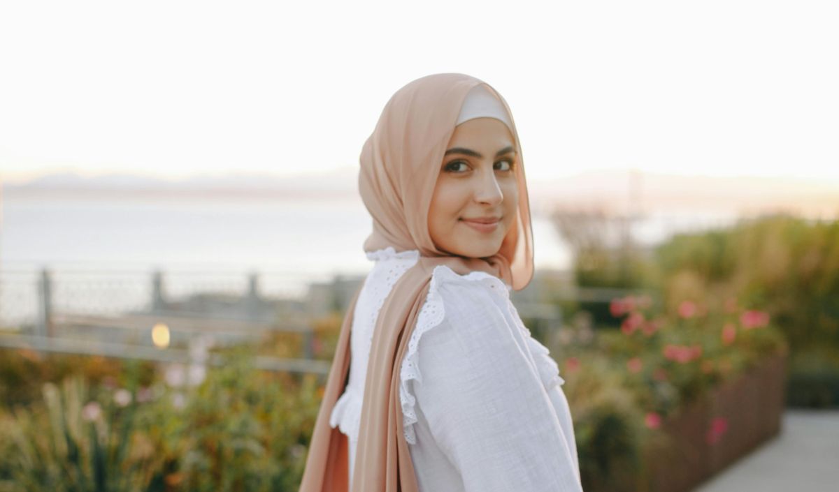 Ketentuan Rambut Perempuan yang Diperbolehkan