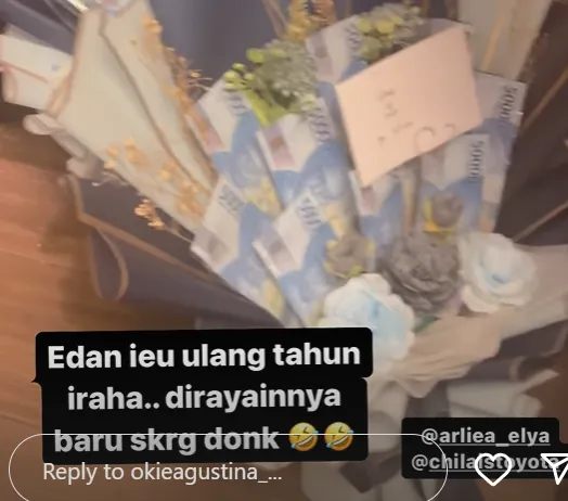 Dapat Buket Uang dari Orang Terkasih, Okie Agustina: Ini Hadiah Masa Iddah ya?